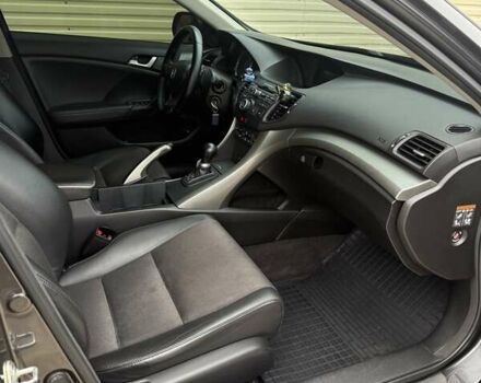 Серый Хонда Аккорд, объемом двигателя 2.35 л и пробегом 166 тыс. км за 11200 $, фото 7 на Automoto.ua