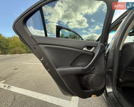 Серый Хонда Аккорд, объемом двигателя 2.35 л и пробегом 212 тыс. км за 9700 $, фото 14 на Automoto.ua