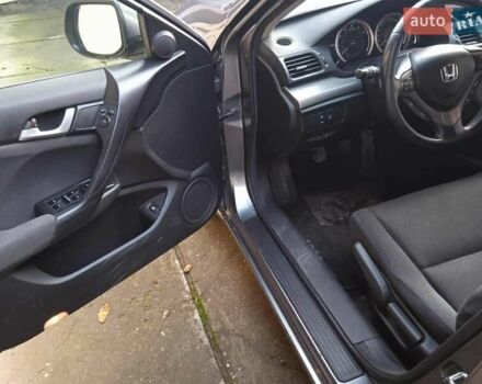 Серый Хонда Аккорд, объемом двигателя 2.2 л и пробегом 230 тыс. км за 9800 $, фото 3 на Automoto.ua