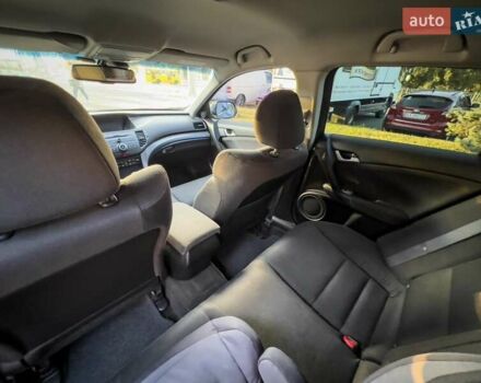 Серый Хонда Аккорд, объемом двигателя 2.2 л и пробегом 227 тыс. км за 8500 $, фото 8 на Automoto.ua