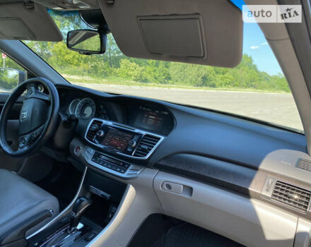 Серый Хонда Аккорд, объемом двигателя 2.4 л и пробегом 139 тыс. км за 13000 $, фото 12 на Automoto.ua
