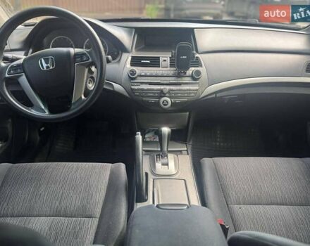 Серый Хонда Аккорд, объемом двигателя 2.35 л и пробегом 140 тыс. км за 10100 $, фото 9 на Automoto.ua