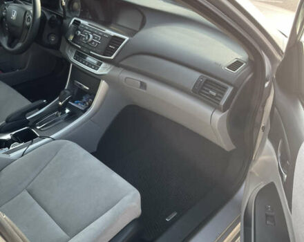 Серый Хонда Аккорд, объемом двигателя 2.4 л и пробегом 227 тыс. км за 13700 $, фото 11 на Automoto.ua