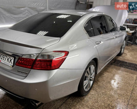 Серый Хонда Аккорд, объемом двигателя 2.36 л и пробегом 180 тыс. км за 9999 $, фото 6 на Automoto.ua