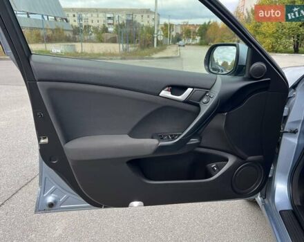 Серый Хонда Аккорд, объемом двигателя 2.2 л и пробегом 239 тыс. км за 11500 $, фото 24 на Automoto.ua