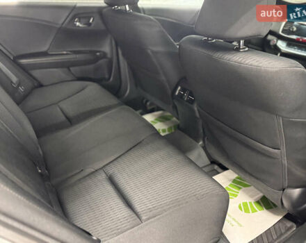 Серый Хонда Аккорд, объемом двигателя 2.36 л и пробегом 180 тыс. км за 9999 $, фото 17 на Automoto.ua