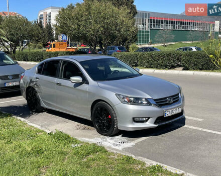 Серый Хонда Аккорд, объемом двигателя 2.4 л и пробегом 227 тыс. км за 13700 $, фото 7 на Automoto.ua