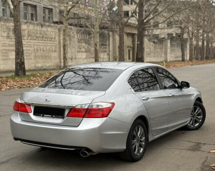 Серый Хонда Аккорд, объемом двигателя 2.4 л и пробегом 224 тыс. км за 9900 $, фото 3 на Automoto.ua