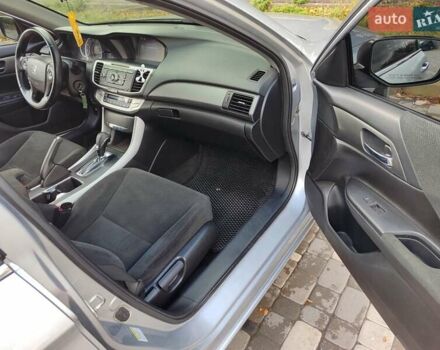 Сірий Хонда Аккорд, об'ємом двигуна 2.36 л та пробігом 235 тис. км за 9400 $, фото 12 на Automoto.ua