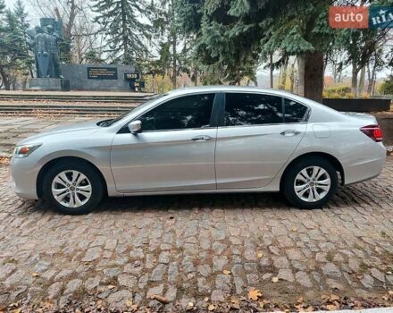 Сірий Хонда Аккорд, об'ємом двигуна 2.36 л та пробігом 235 тис. км за 9400 $, фото 1 на Automoto.ua