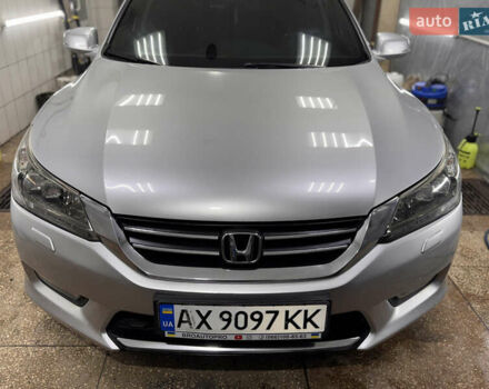 Серый Хонда Аккорд, объемом двигателя 2.36 л и пробегом 180 тыс. км за 9999 $, фото 2 на Automoto.ua