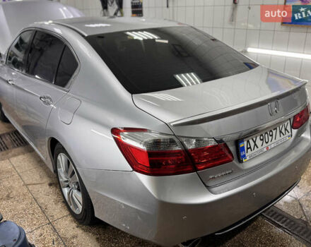 Серый Хонда Аккорд, объемом двигателя 2.36 л и пробегом 180 тыс. км за 9999 $, фото 4 на Automoto.ua