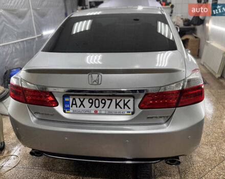 Серый Хонда Аккорд, объемом двигателя 2.36 л и пробегом 180 тыс. км за 9999 $, фото 3 на Automoto.ua