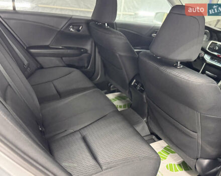 Серый Хонда Аккорд, объемом двигателя 2.36 л и пробегом 180 тыс. км за 9999 $, фото 8 на Automoto.ua