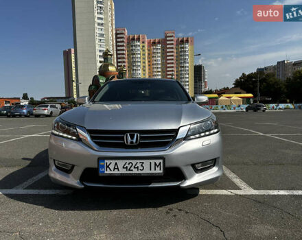 Сірий Хонда Аккорд, об'ємом двигуна 2.36 л та пробігом 203 тис. км за 12800 $, фото 2 на Automoto.ua