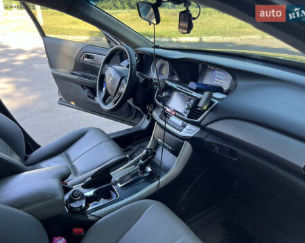 Серый Хонда Аккорд, объемом двигателя 2.4 л и пробегом 190 тыс. км за 11100 $, фото 7 на Automoto.ua