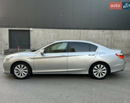 Серый Хонда Аккорд, объемом двигателя 2.4 л и пробегом 293 тыс. км за 11499 $, фото 5 на Automoto.ua