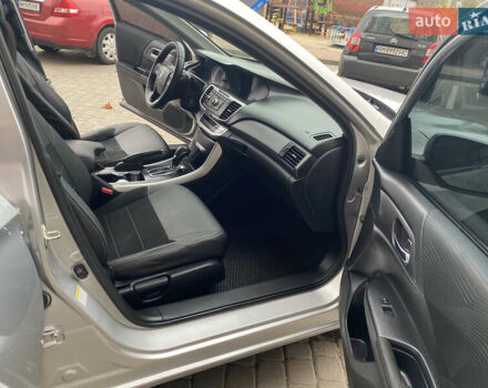 Серый Хонда Аккорд, объемом двигателя 2.36 л и пробегом 205 тыс. км за 12500 $, фото 18 на Automoto.ua