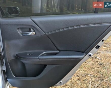 Серый Хонда Аккорд, объемом двигателя 3.47 л и пробегом 223 тыс. км за 17000 $, фото 20 на Automoto.ua