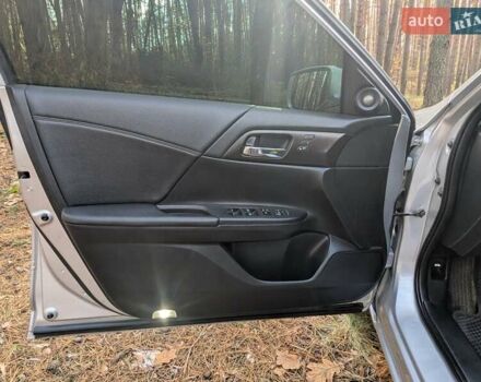 Серый Хонда Аккорд, объемом двигателя 3.47 л и пробегом 223 тыс. км за 17000 $, фото 24 на Automoto.ua