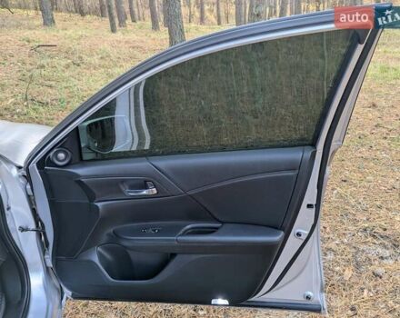 Серый Хонда Аккорд, объемом двигателя 3.47 л и пробегом 223 тыс. км за 17000 $, фото 17 на Automoto.ua