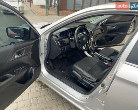 Серый Хонда Аккорд, объемом двигателя 2.36 л и пробегом 205 тыс. км за 12500 $, фото 16 на Automoto.ua