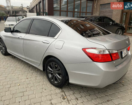 Серый Хонда Аккорд, объемом двигателя 2.36 л и пробегом 205 тыс. км за 12500 $, фото 4 на Automoto.ua