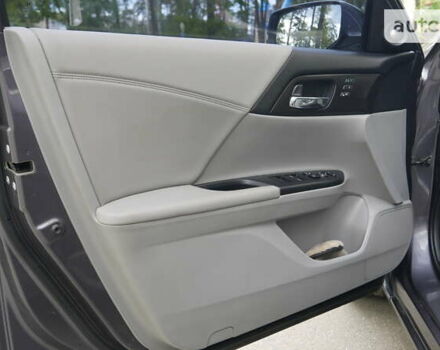 Серый Хонда Аккорд, объемом двигателя 2.36 л и пробегом 148 тыс. км за 13000 $, фото 16 на Automoto.ua