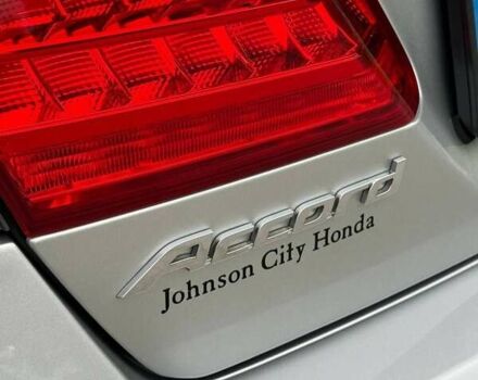 Серый Хонда Аккорд, объемом двигателя 2 л и пробегом 179 тыс. км за 15000 $, фото 4 на Automoto.ua