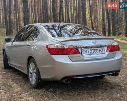Серый Хонда Аккорд, объемом двигателя 3.47 л и пробегом 223 тыс. км за 17000 $, фото 10 на Automoto.ua