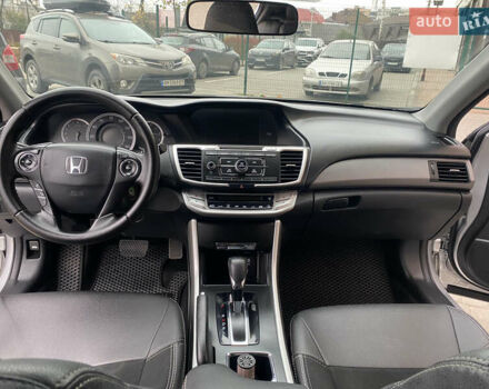 Серый Хонда Аккорд, объемом двигателя 2.36 л и пробегом 205 тыс. км за 12500 $, фото 21 на Automoto.ua