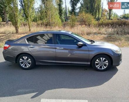 Серый Хонда Аккорд, объемом двигателя 2.4 л и пробегом 170 тыс. км за 12000 $, фото 3 на Automoto.ua