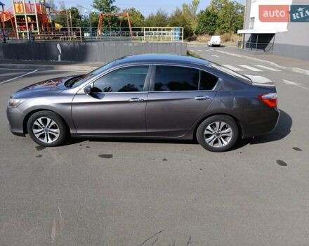 Серый Хонда Аккорд, объемом двигателя 2.4 л и пробегом 170 тыс. км за 12000 $, фото 8 на Automoto.ua