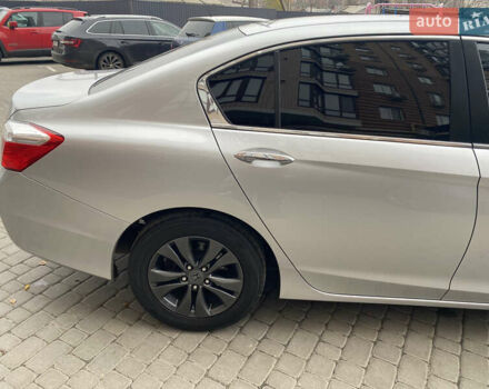 Серый Хонда Аккорд, объемом двигателя 2.36 л и пробегом 205 тыс. км за 12500 $, фото 13 на Automoto.ua