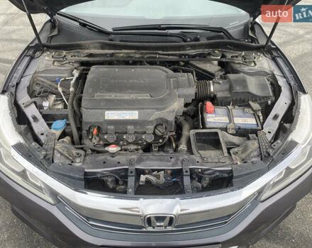 Серый Хонда Аккорд, объемом двигателя 3.5 л и пробегом 148 тыс. км за 14500 $, фото 6 на Automoto.ua