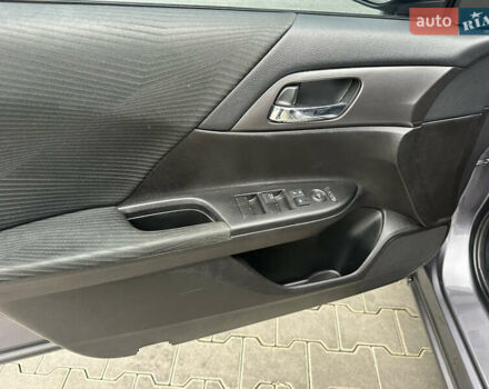 Серый Хонда Аккорд, объемом двигателя 2.35 л и пробегом 125 тыс. км за 10500 $, фото 27 на Automoto.ua