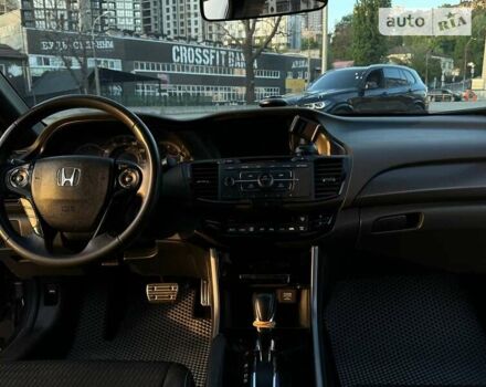 Сірий Хонда Аккорд, об'ємом двигуна 2.35 л та пробігом 164 тис. км за 13000 $, фото 48 на Automoto.ua