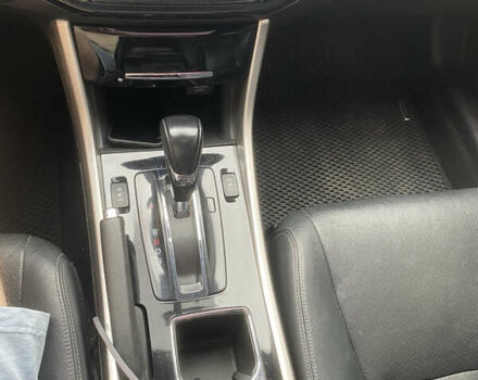 Серый Хонда Аккорд, объемом двигателя 3.5 л и пробегом 148 тыс. км за 14500 $, фото 10 на Automoto.ua