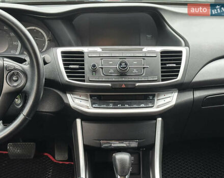 Серый Хонда Аккорд, объемом двигателя 2.35 л и пробегом 125 тыс. км за 10500 $, фото 20 на Automoto.ua