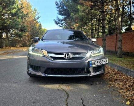 Сірий Хонда Аккорд, об'ємом двигуна 2 л та пробігом 178 тис. км за 13799 $, фото 2 на Automoto.ua