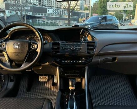Сірий Хонда Аккорд, об'ємом двигуна 2.35 л та пробігом 164 тис. км за 13000 $, фото 49 на Automoto.ua