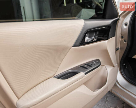 Серый Хонда Аккорд, объемом двигателя 2.5 л и пробегом 126 тыс. км за 13500 $, фото 23 на Automoto.ua