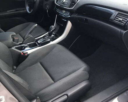 Серый Хонда Аккорд, объемом двигателя 2.4 л и пробегом 72 тыс. км за 15800 $, фото 6 на Automoto.ua