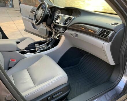 Серый Хонда Аккорд, объемом двигателя 2.4 л и пробегом 68 тыс. км за 9000 $, фото 10 на Automoto.ua