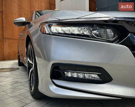 Серый Хонда Аккорд, объемом двигателя 1.5 л и пробегом 95 тыс. км за 17800 $, фото 3 на Automoto.ua