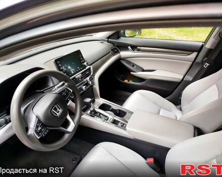 Серый Хонда Аккорд, объемом двигателя 1.5 л и пробегом 69 тыс. км за 13999 $, фото 2 на Automoto.ua