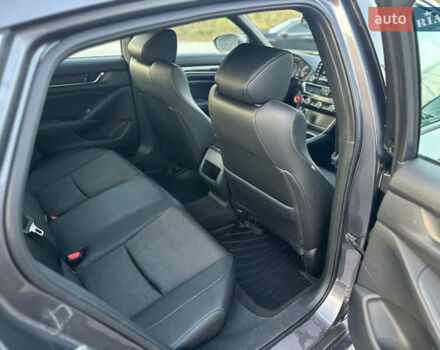 Серый Хонда Аккорд, объемом двигателя 1.5 л и пробегом 144 тыс. км за 18500 $, фото 7 на Automoto.ua