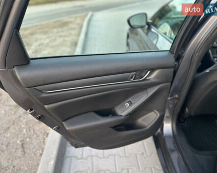 Серый Хонда Аккорд, объемом двигателя 1.5 л и пробегом 144 тыс. км за 18500 $, фото 5 на Automoto.ua