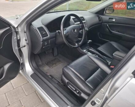 Серый Хонда Аккорд, объемом двигателя 2.35 л и пробегом 248 тыс. км за 7500 $, фото 8 на Automoto.ua