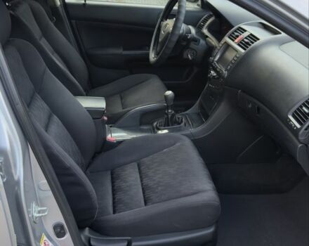 Серый Хонда Аккорд, объемом двигателя 2.2 л и пробегом 300 тыс. км за 2990 $, фото 7 на Automoto.ua